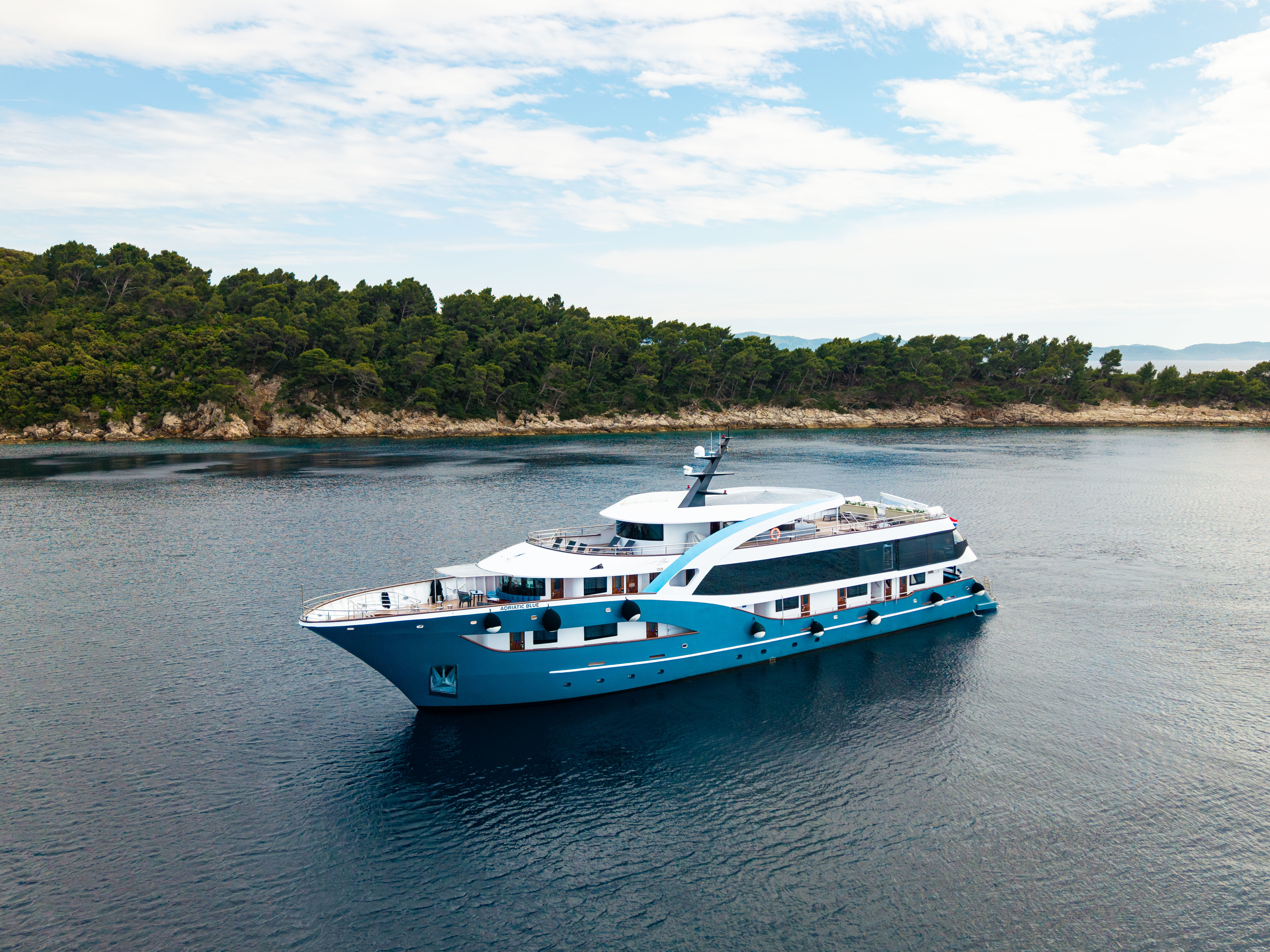 Luxury Motor Yacht Adriatic Blue