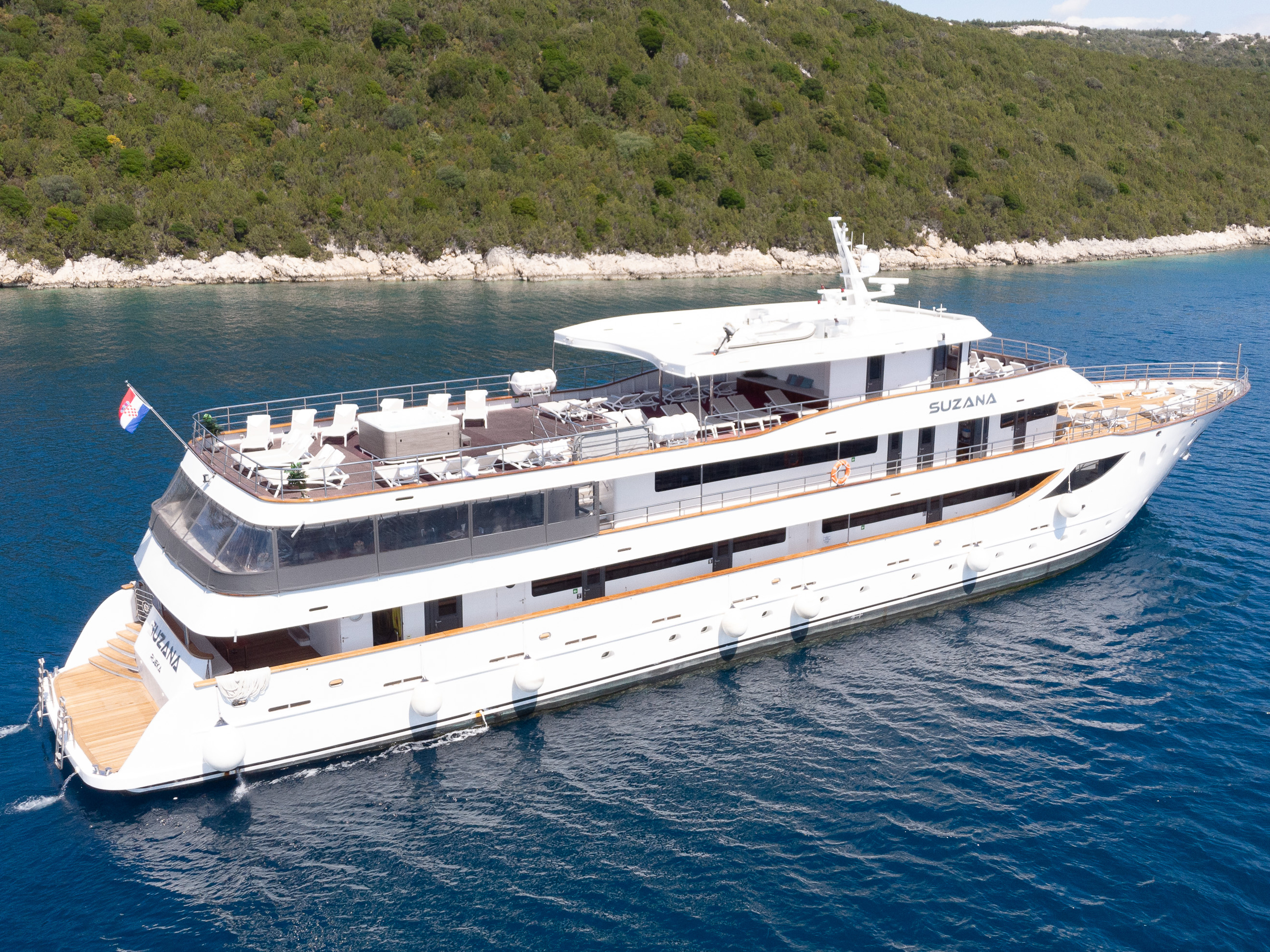 Luxury Motor Yacht Suzana