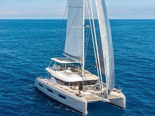 Lagoon 60 SAILUXE