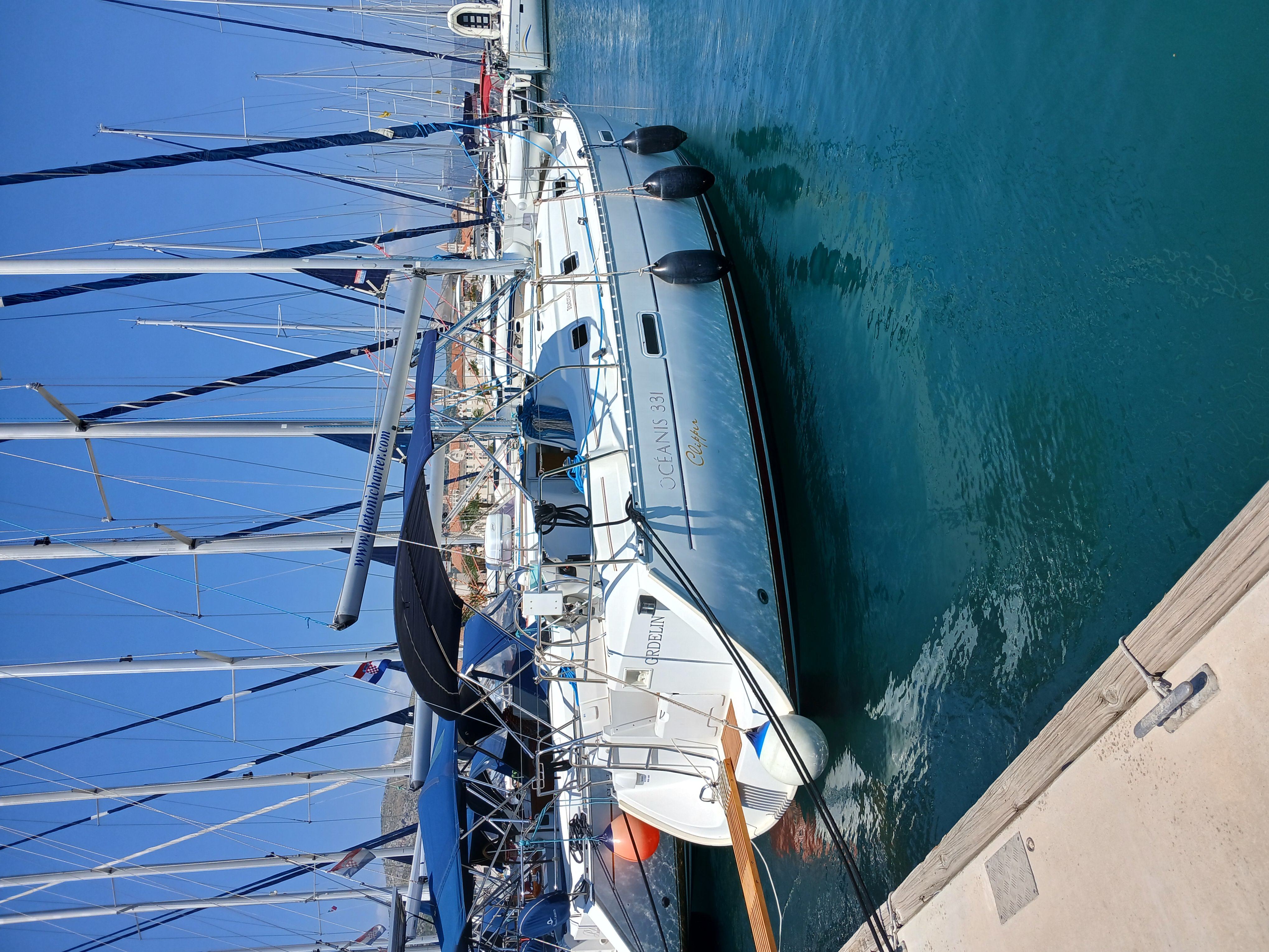 Beneteau Oceanis 331 Classic