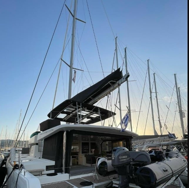 Lagoon 52 Blue Velvet